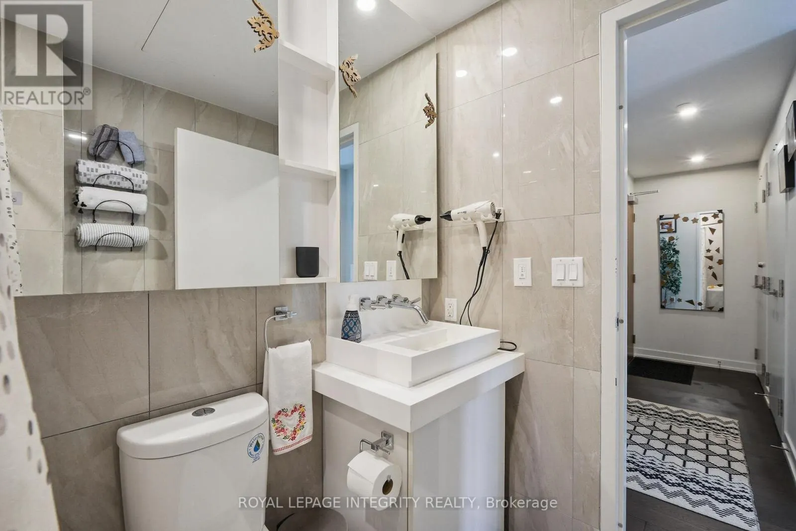 1409 - 101 QUEEN STREET