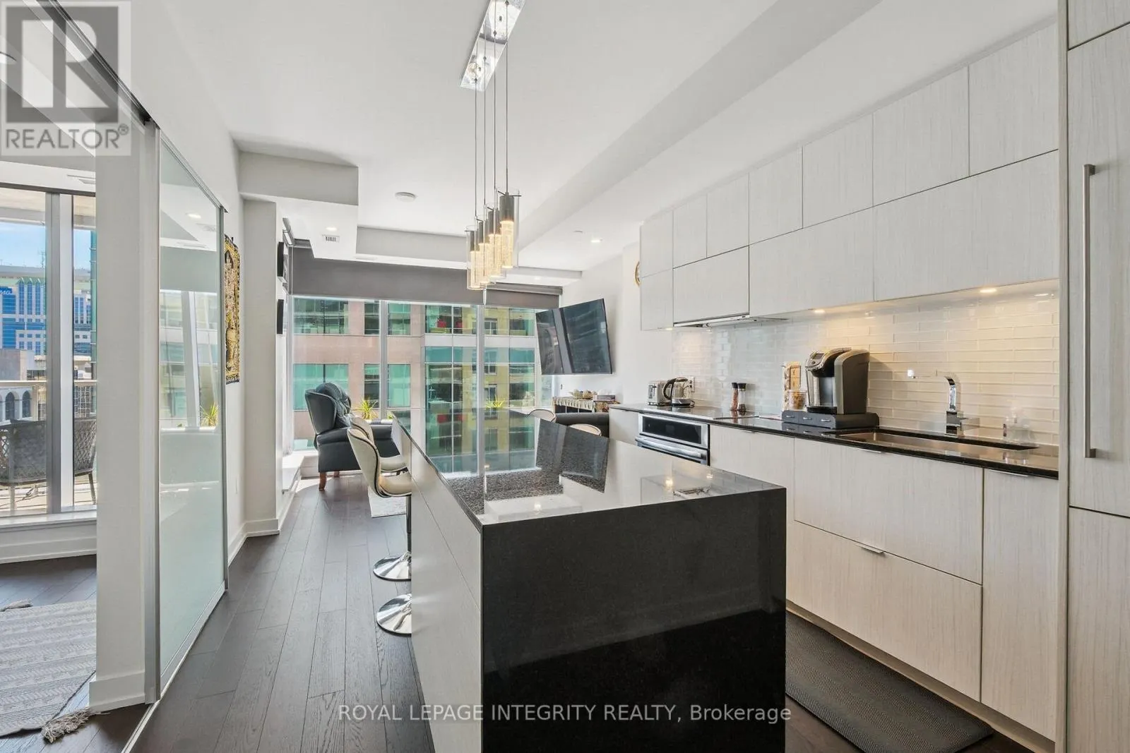 1409 - 101 QUEEN STREET
