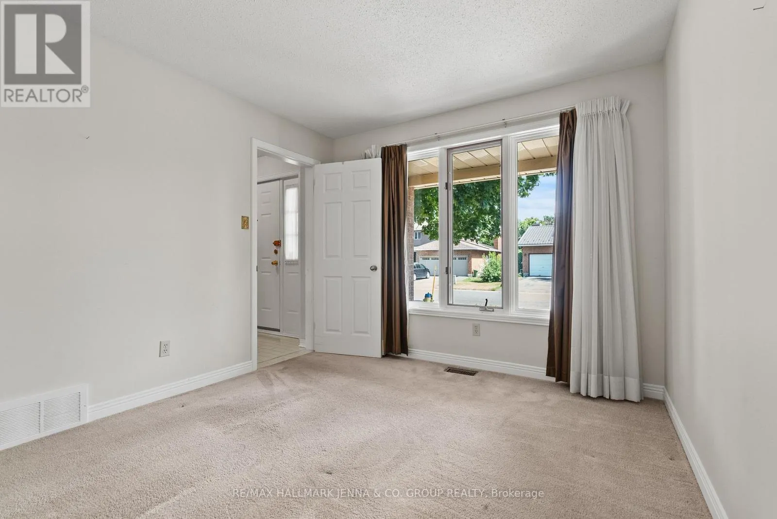 28 PINE BLUFF TRAIL