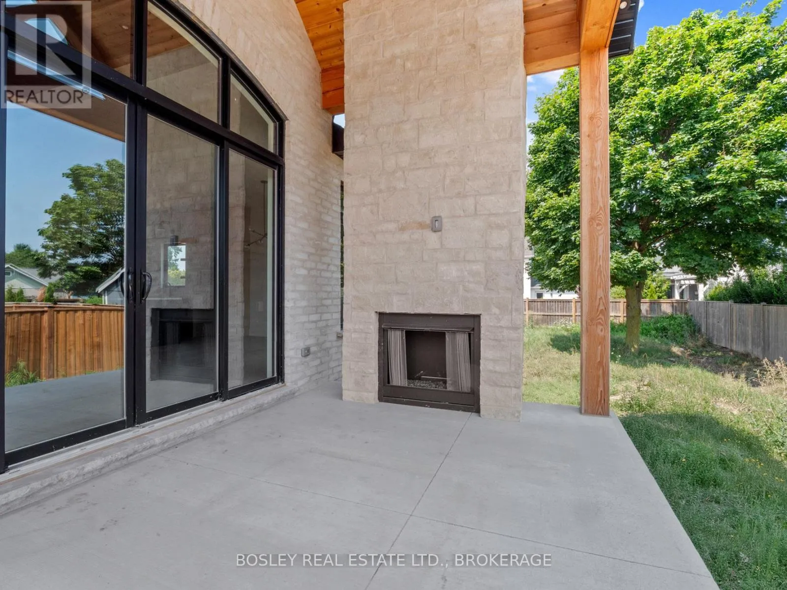 9 OAKLEY DRIVE