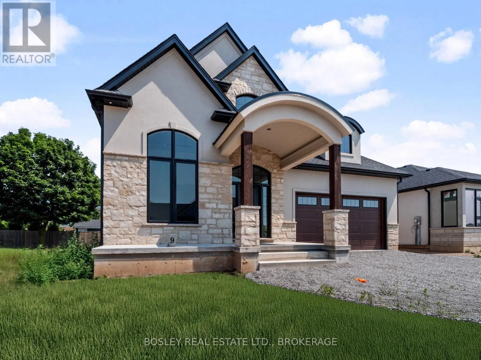 9 OAKLEY DRIVE