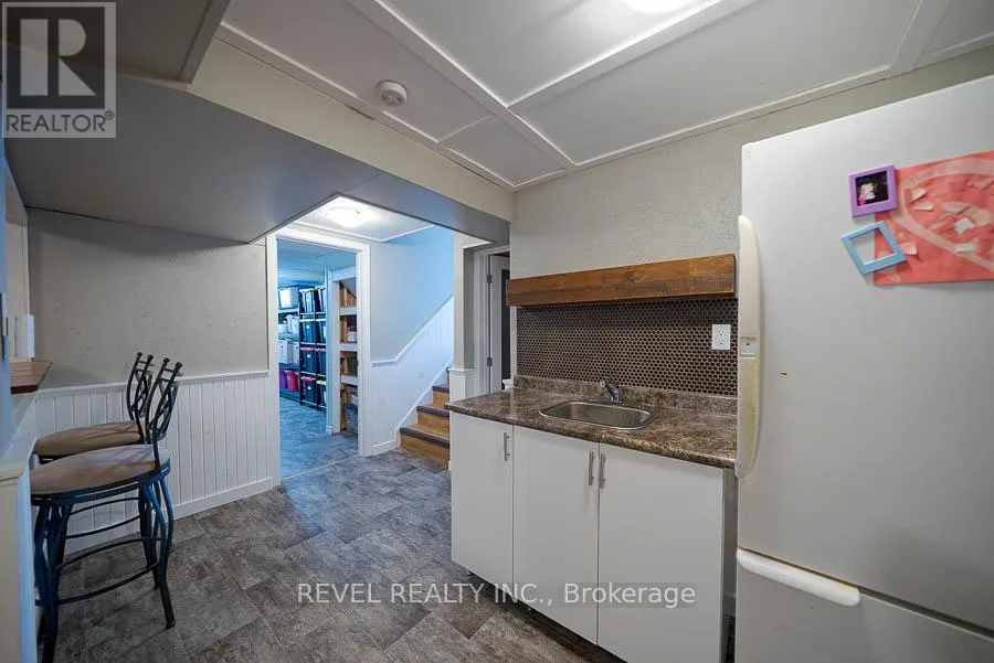 432 MANITOBA ROAD