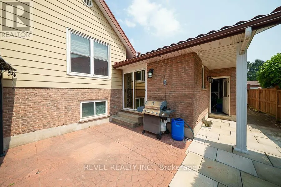 432 MANITOBA ROAD