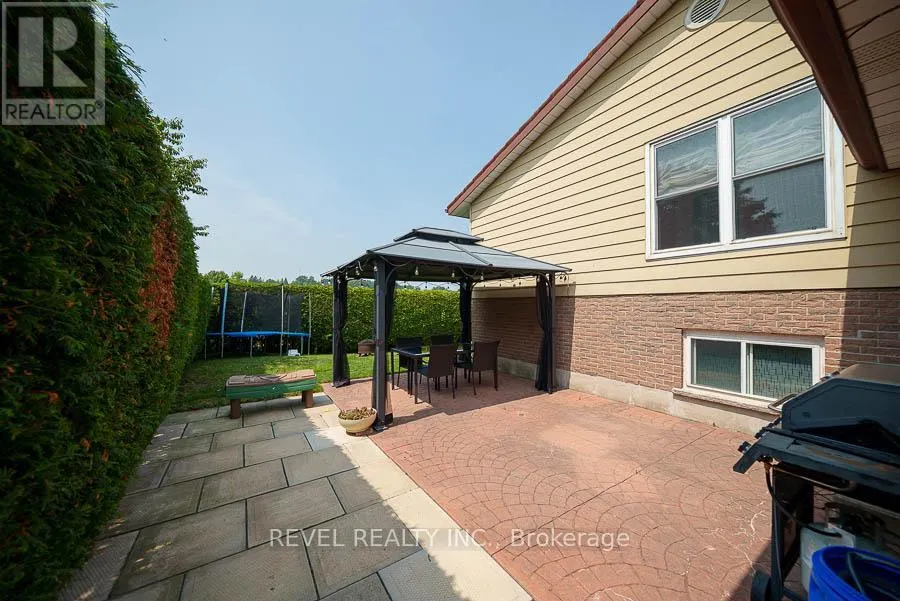 432 MANITOBA ROAD