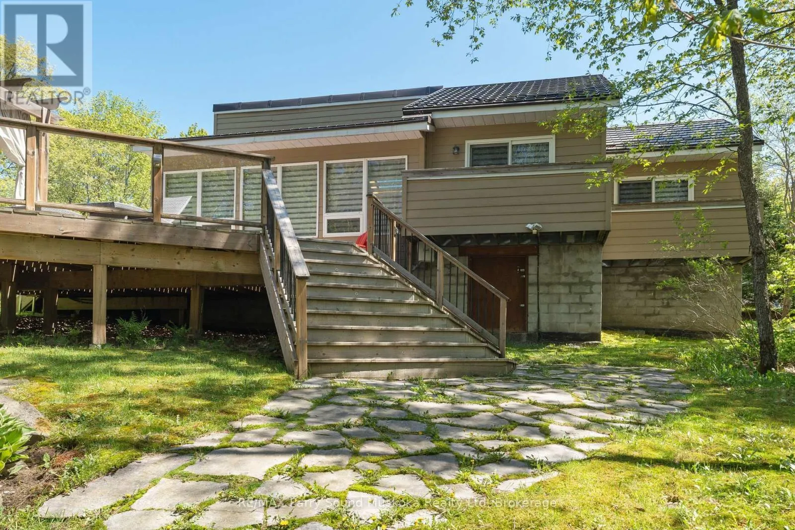 587 CENTRE ROAD