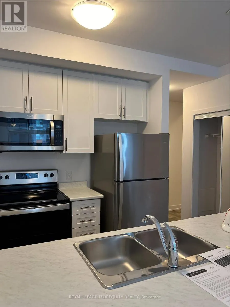 117 - 470 DUNDAS STREET E