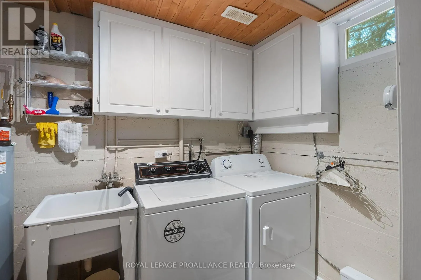 27 COCHRANE DRIVE