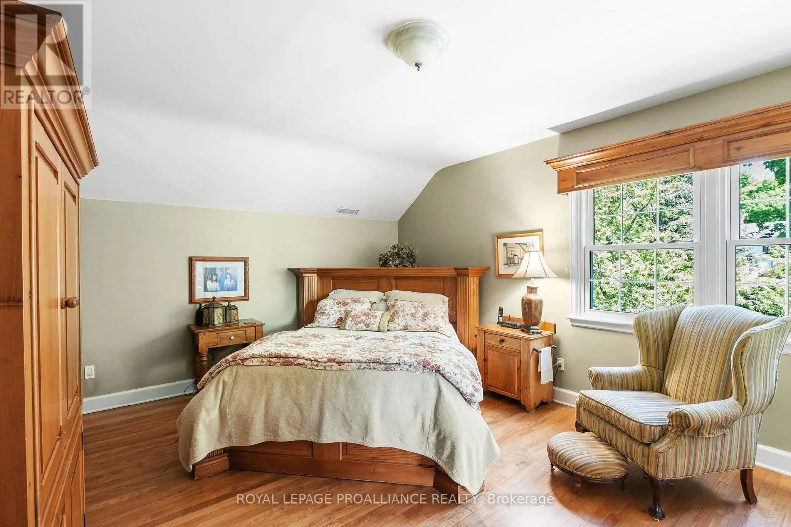 27 COCHRANE DRIVE