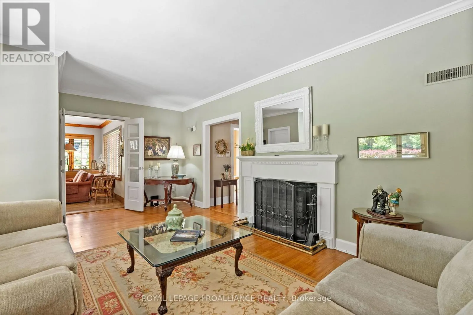 27 COCHRANE DRIVE