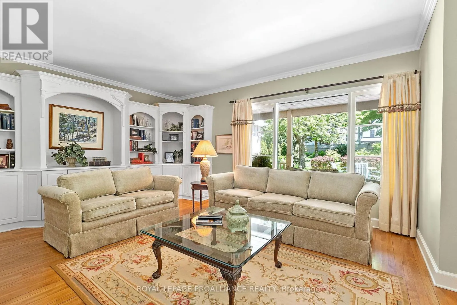 27 COCHRANE DRIVE