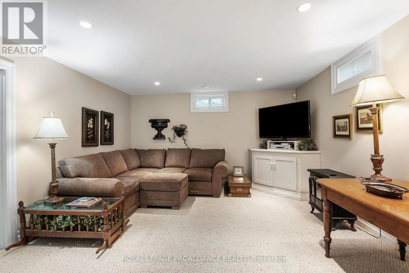 27 COCHRANE DRIVE