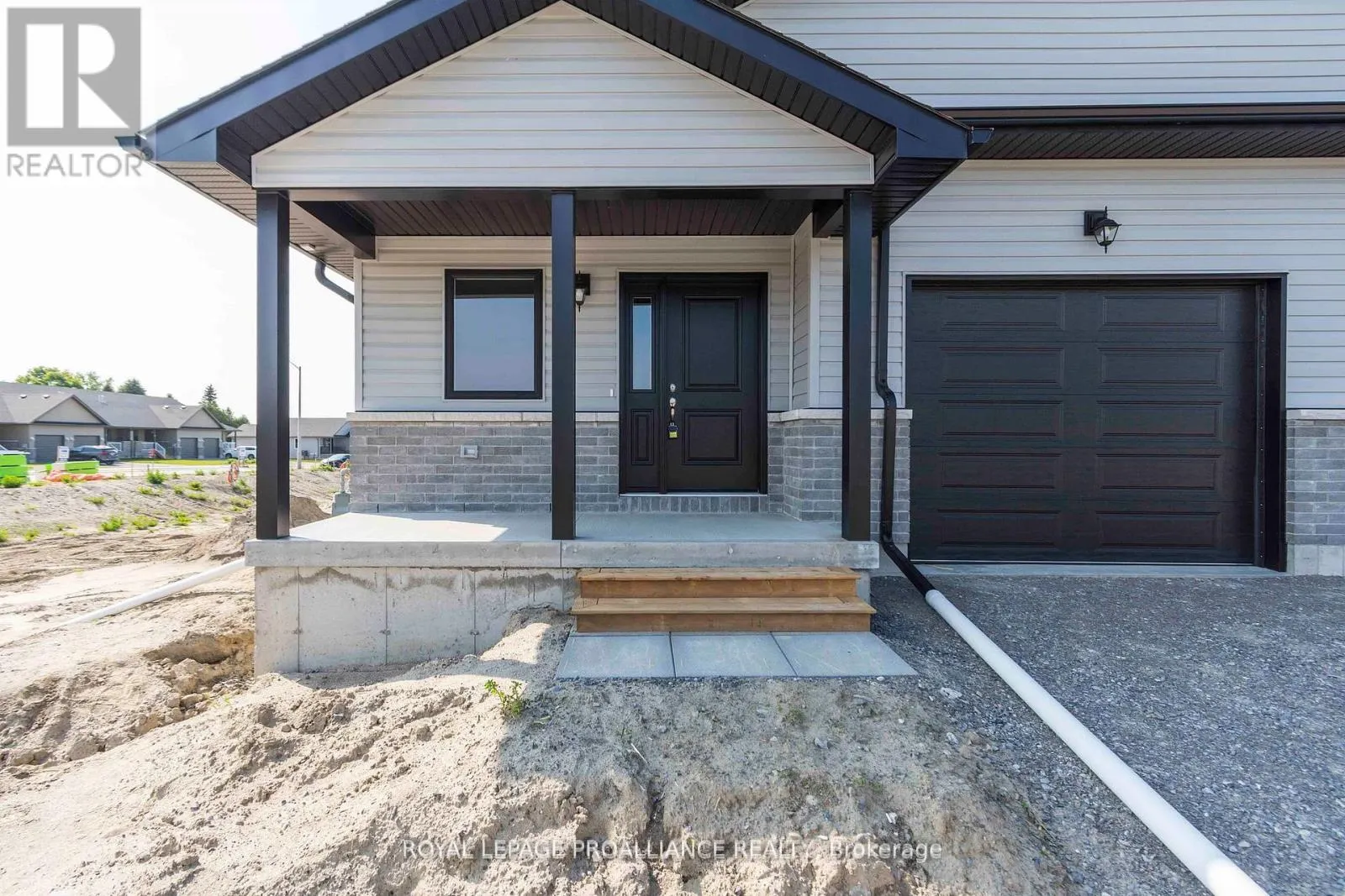 47 MACKENZIE JOHN CRESCENT
