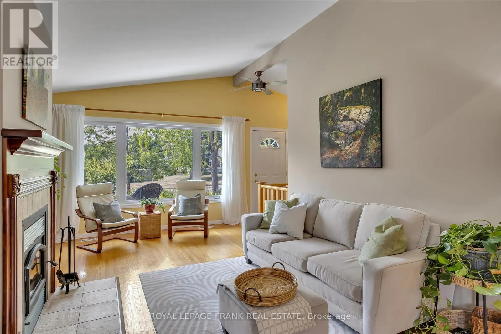 1289 ALGONQUIN BOULEVARD