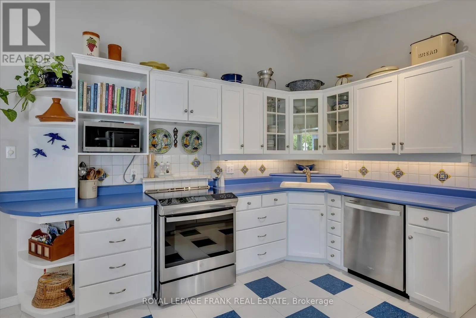 1289 ALGONQUIN BOULEVARD