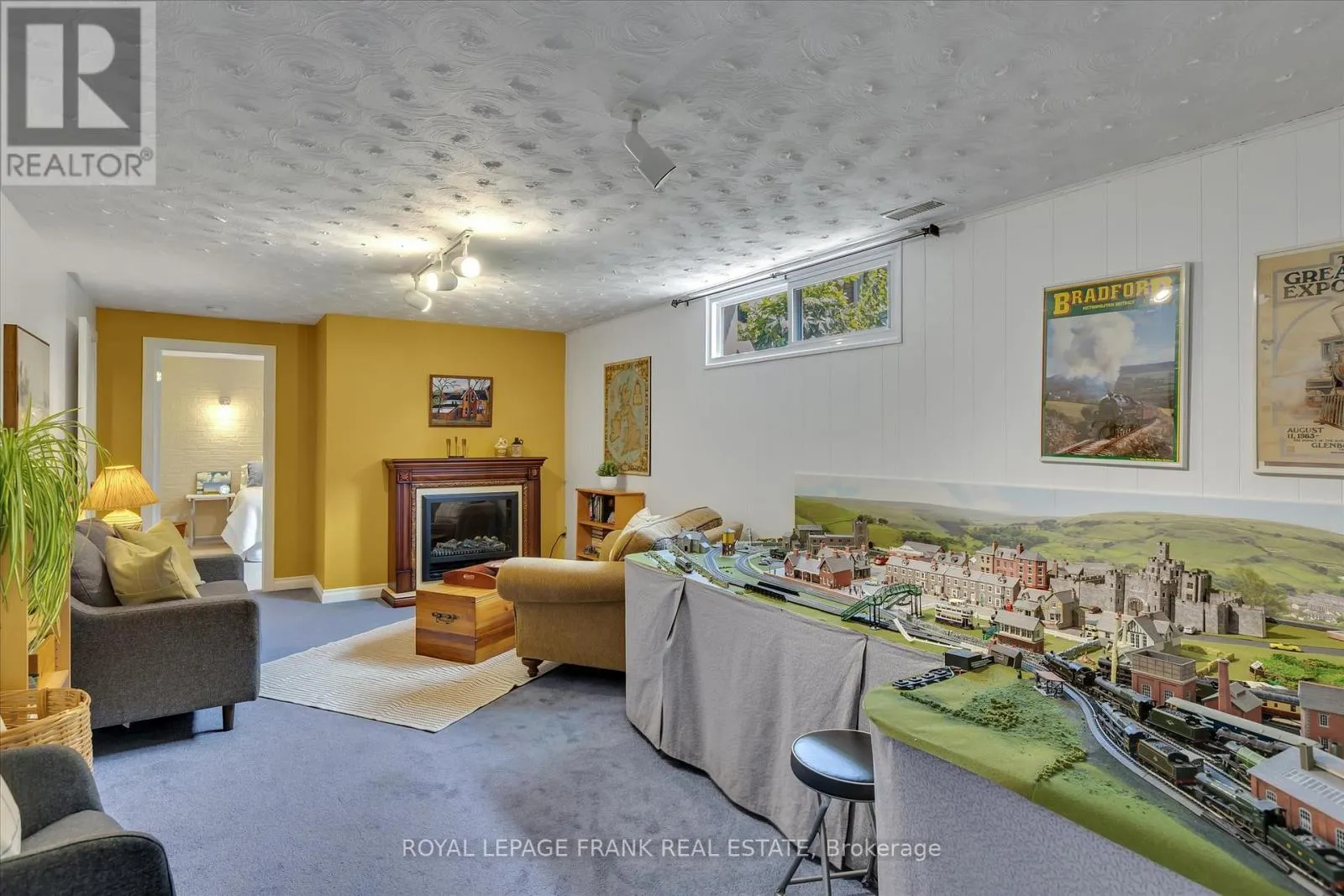 1289 ALGONQUIN BOULEVARD