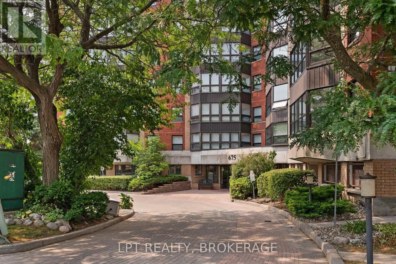 401 - 675 DAVIS DRIVE, #401