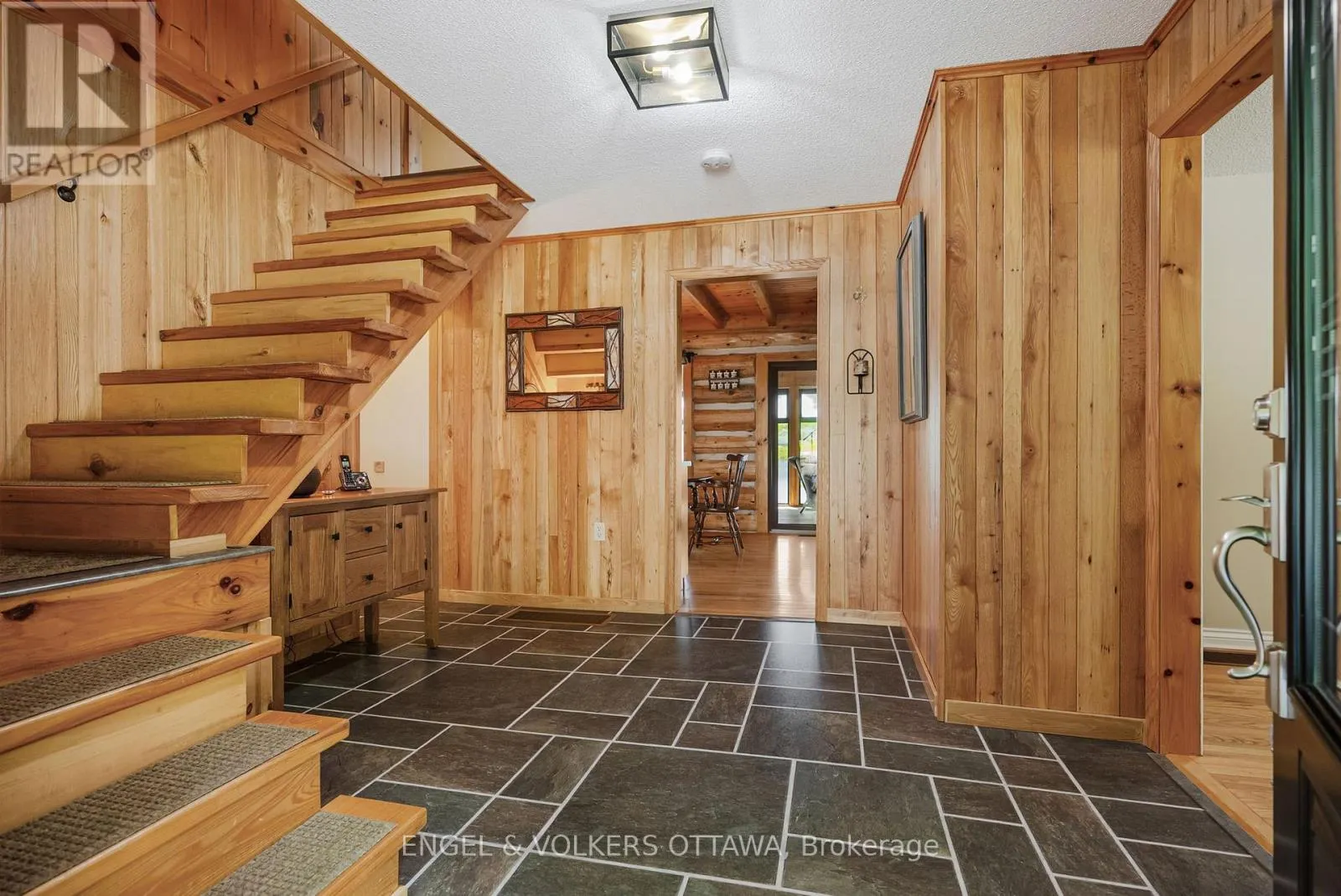 216 CONNIES LANE