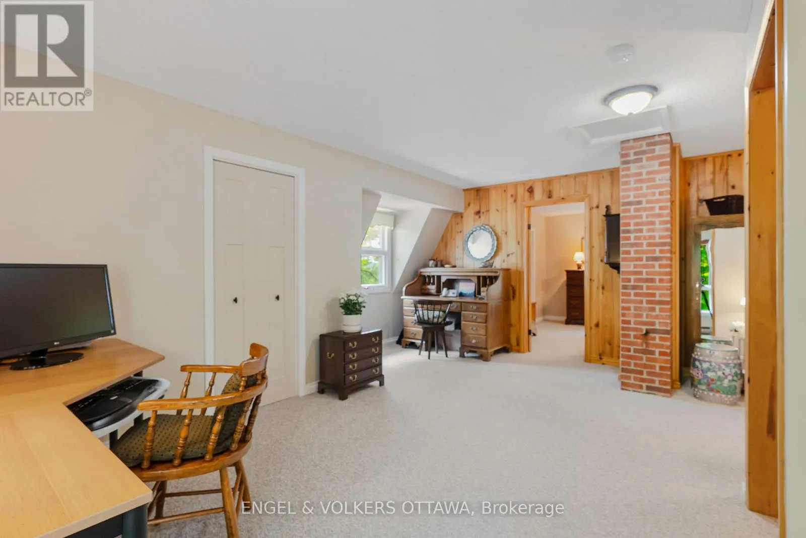 216 CONNIES LANE
