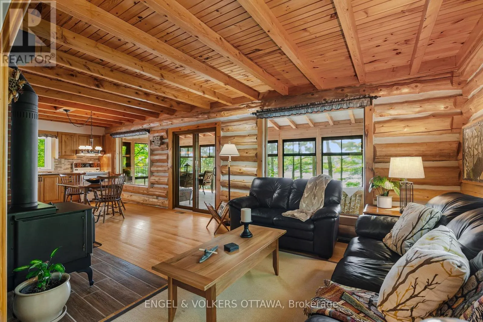 216 CONNIES LANE