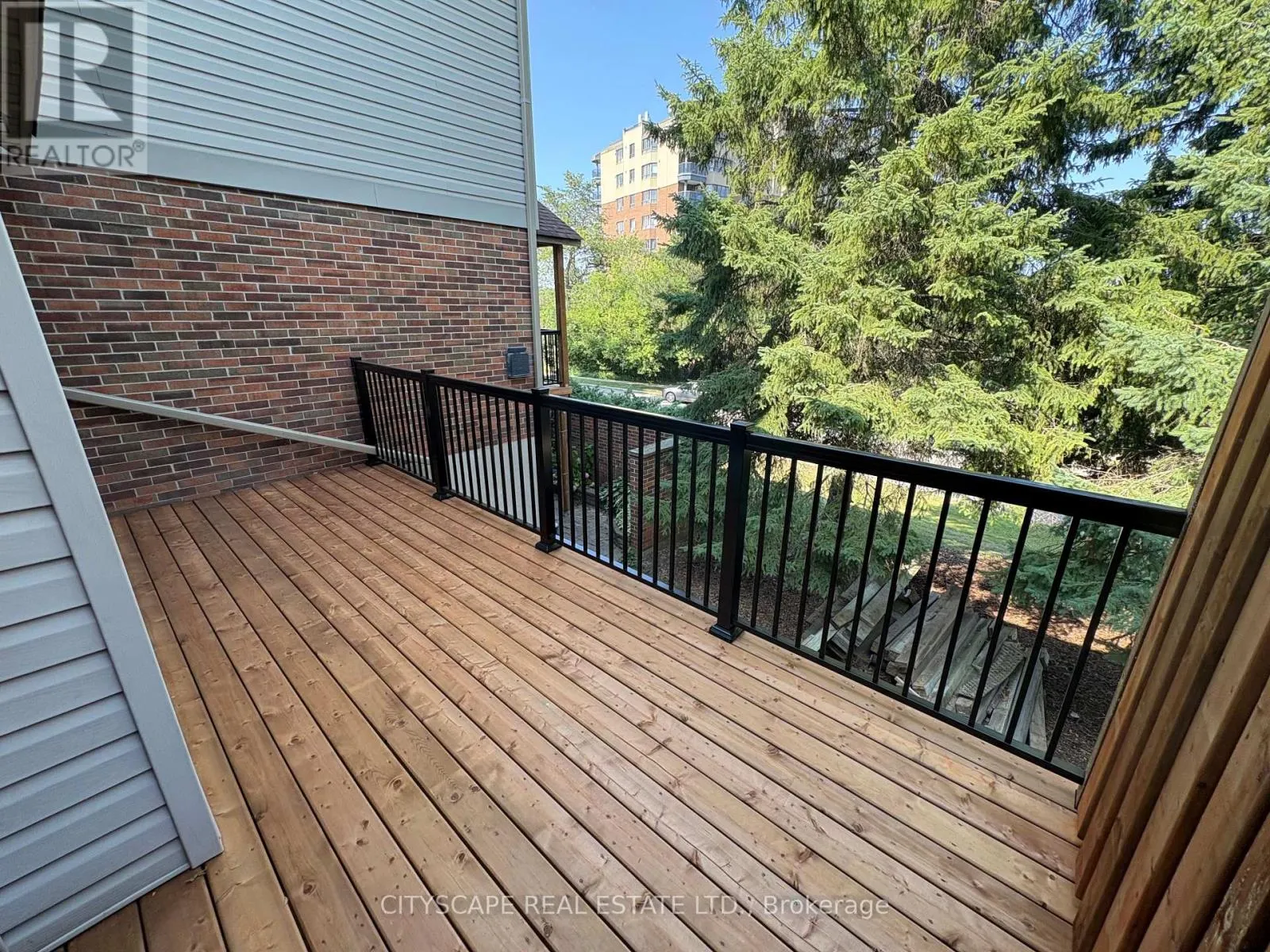 17 - 250 KEATS WAY