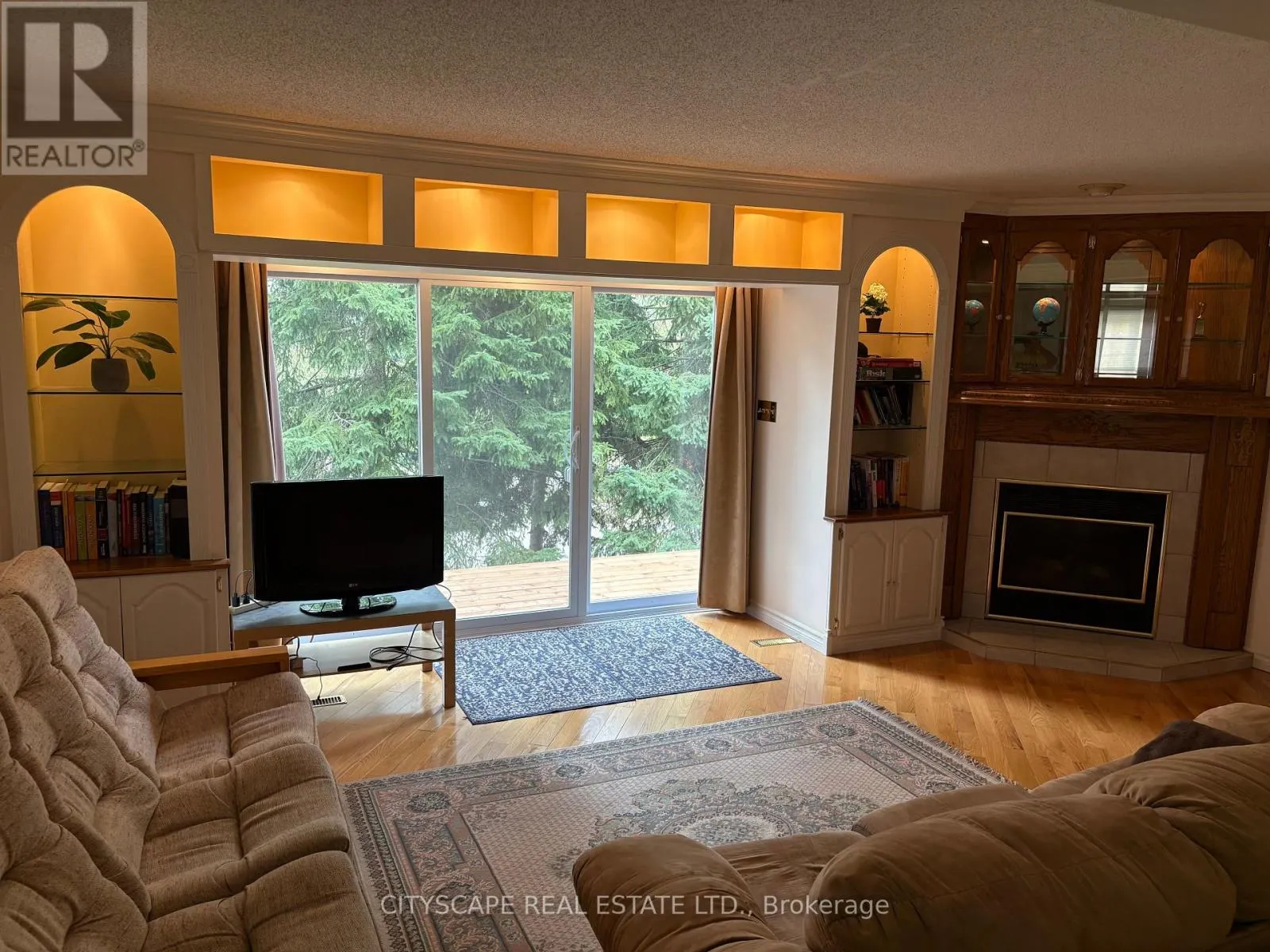 17 - 250 KEATS WAY