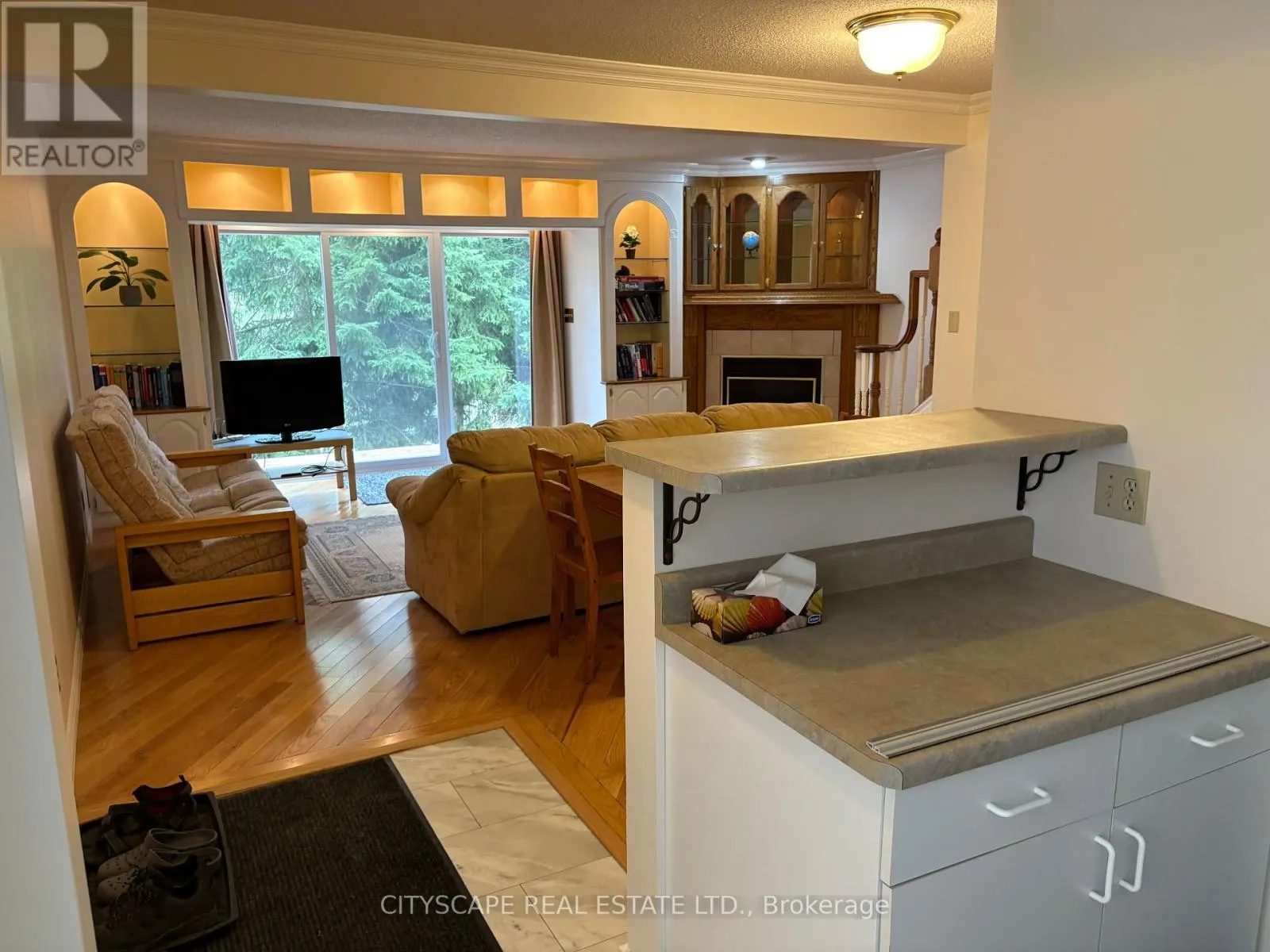 17 - 250 KEATS WAY