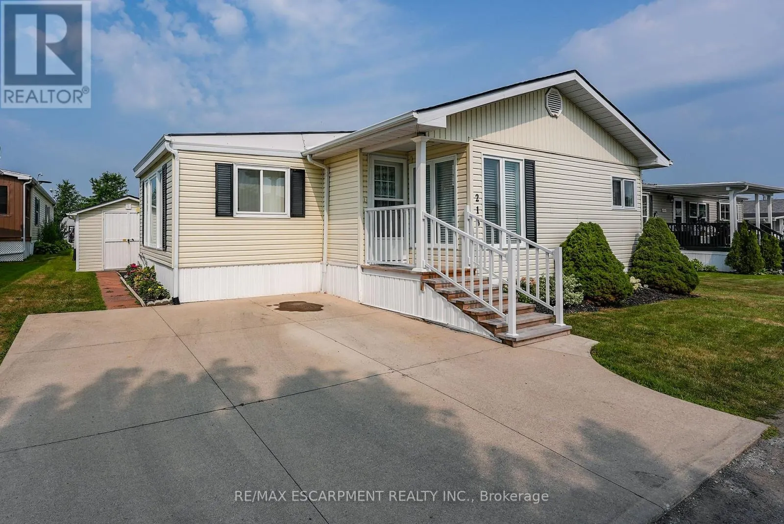 213 - 3033 TOWNLINE ROAD