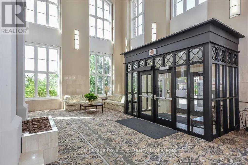 212 - 71 BAYBERRY DRIVE, #212