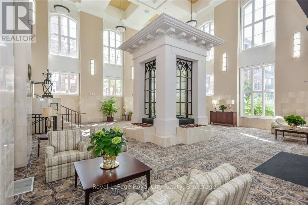 212 - 71 BAYBERRY DRIVE, #212