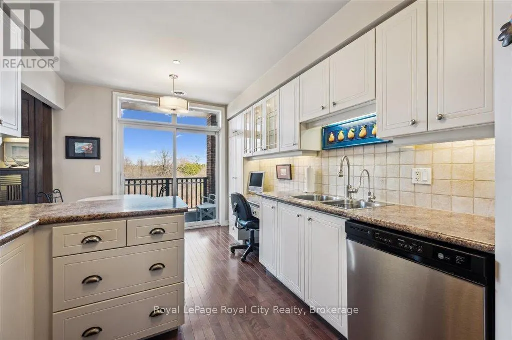 212 - 71 BAYBERRY DRIVE, #212