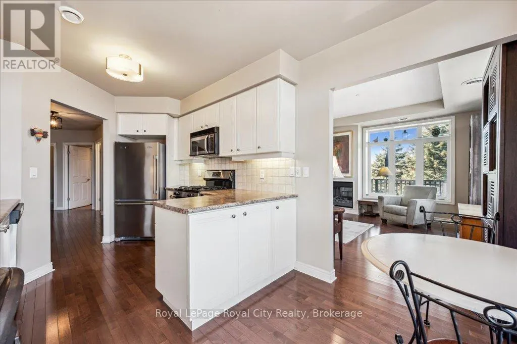 212 - 71 BAYBERRY DRIVE, #212