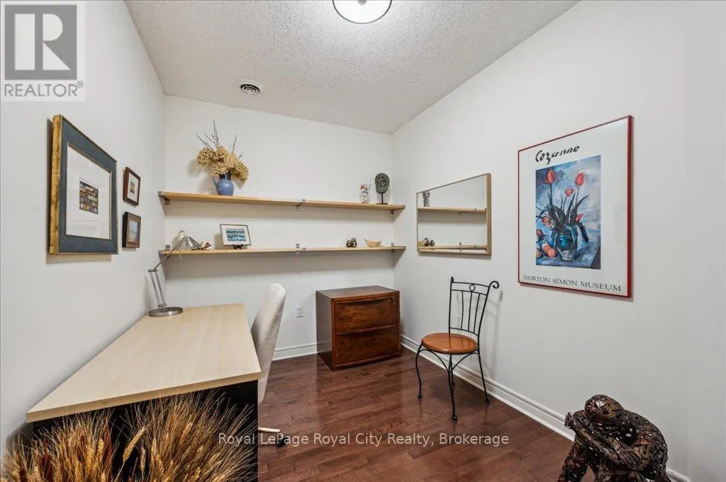 212 - 71 BAYBERRY DRIVE, #212