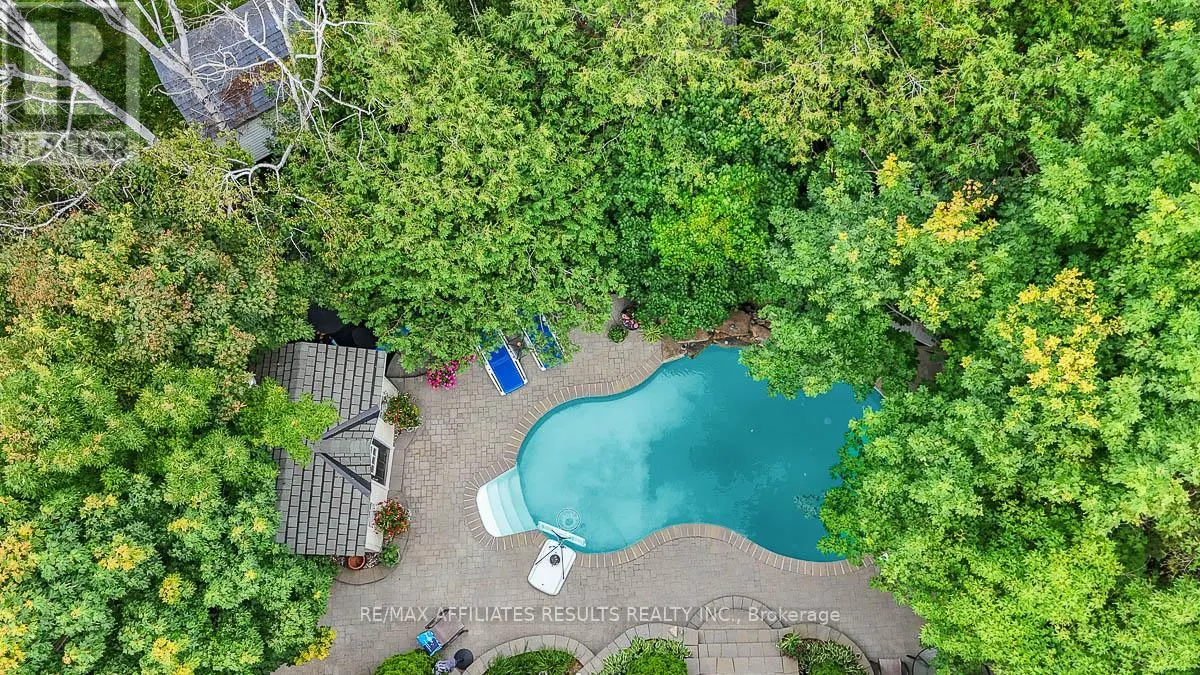 35 CRANTHAM CRESCENT
