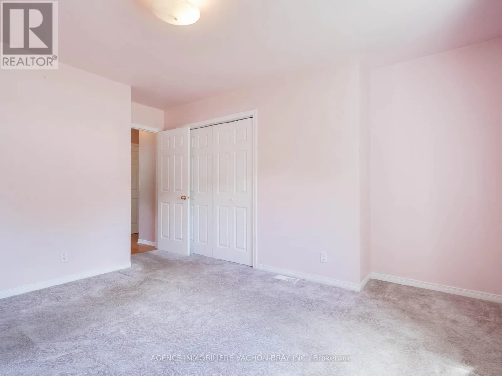 53 SANDFIELD AVENUE N