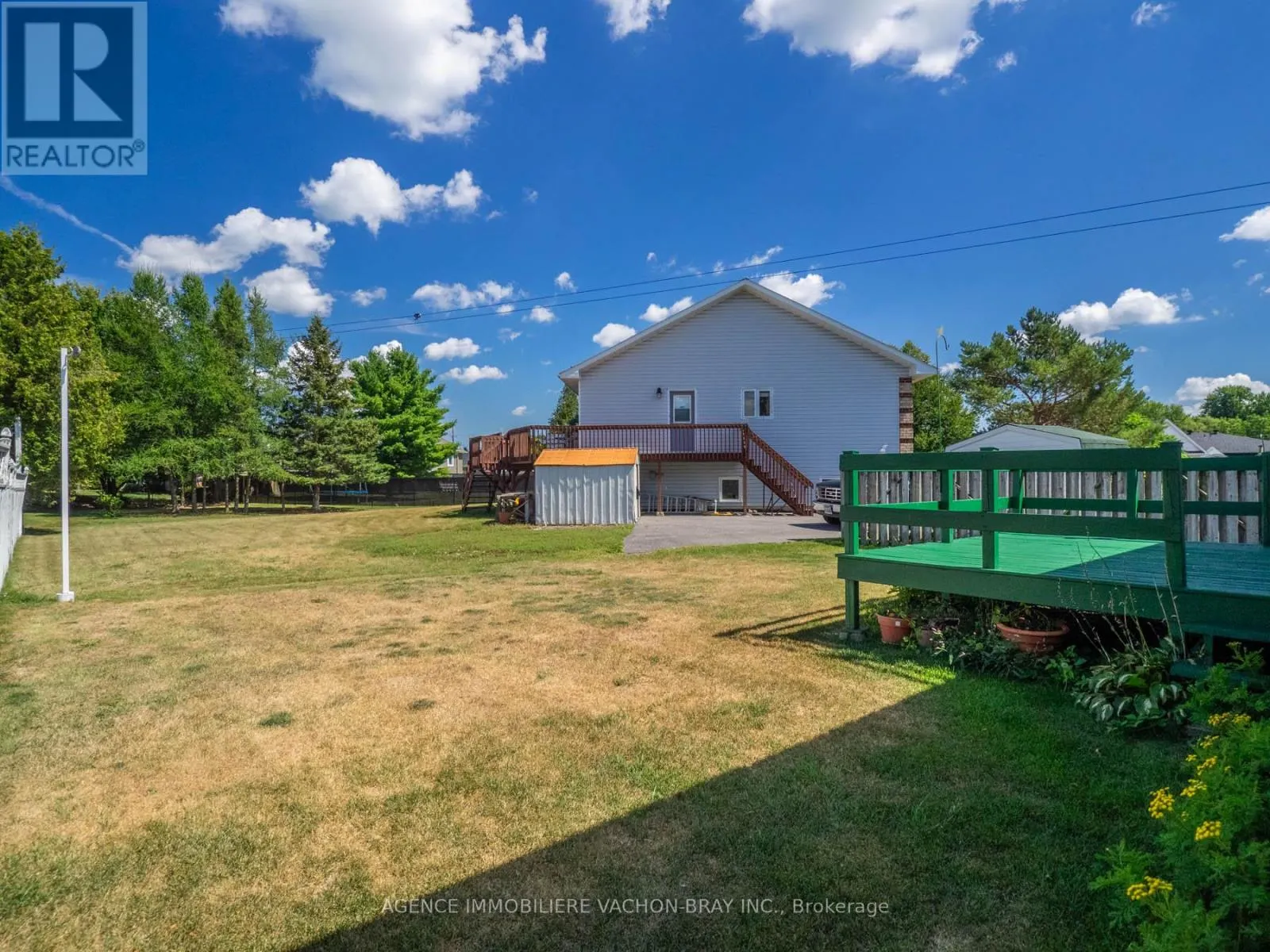 53 SANDFIELD AVENUE N