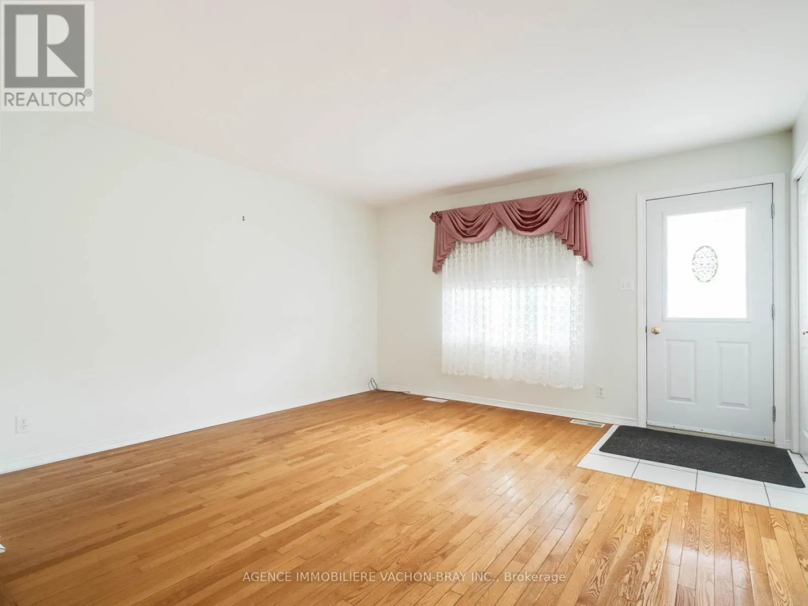 53 SANDFIELD AVENUE N