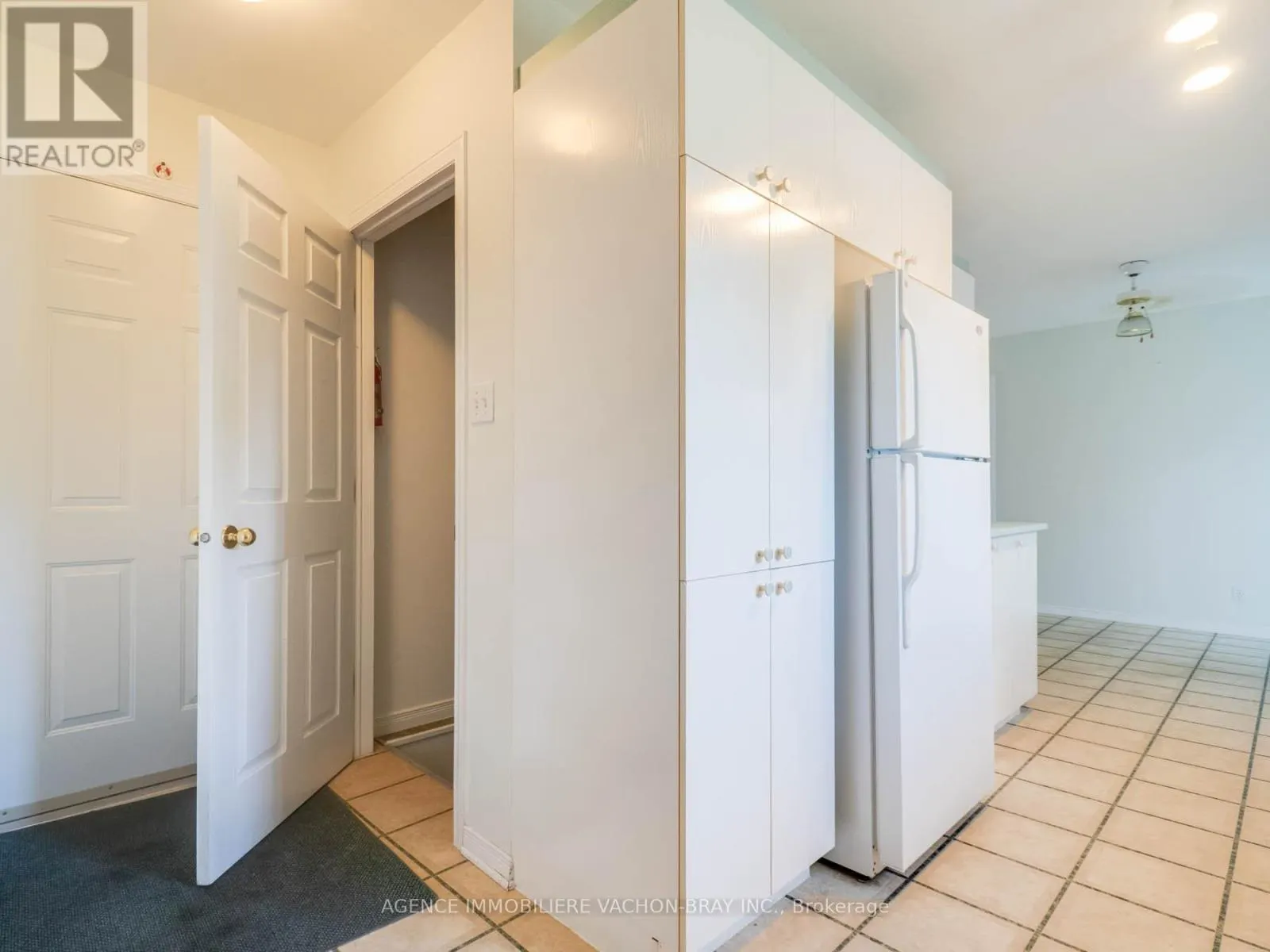 53 SANDFIELD AVENUE N