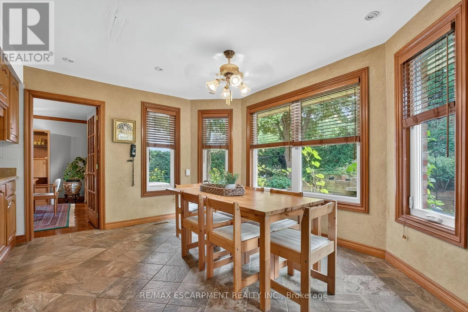 64 SUMMERDALE PLACE