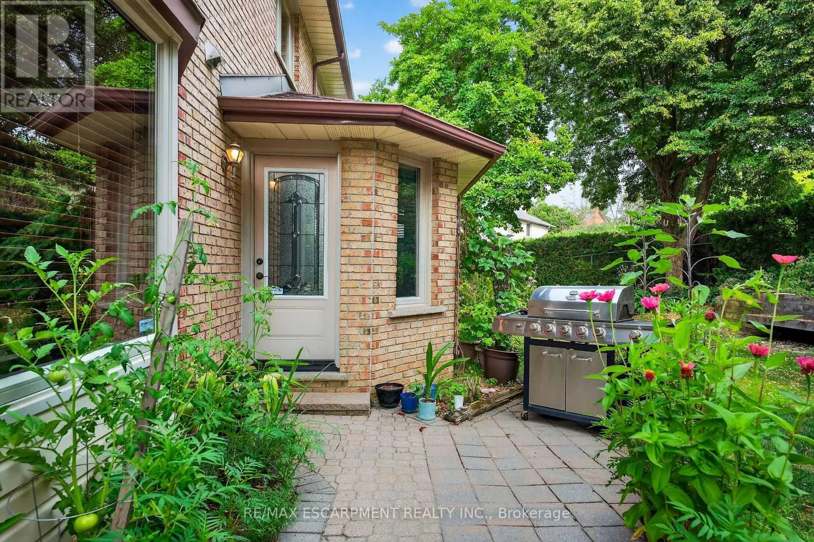 64 SUMMERDALE PLACE