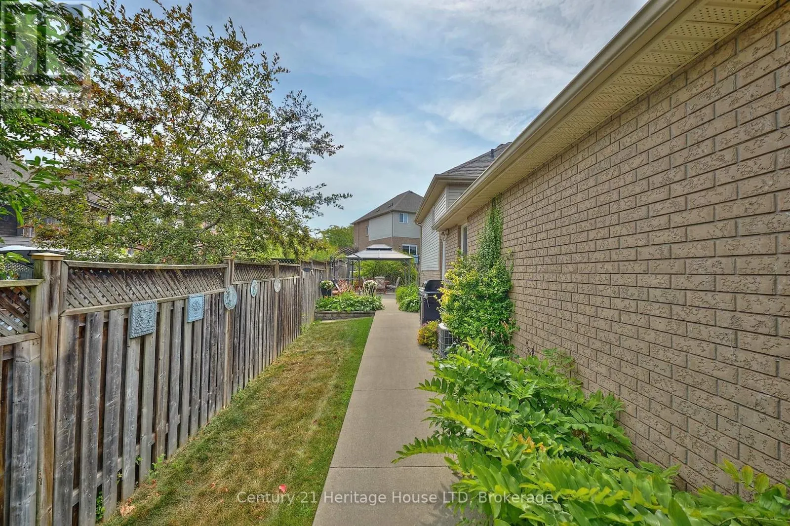 222 DORCHESTER DRIVE