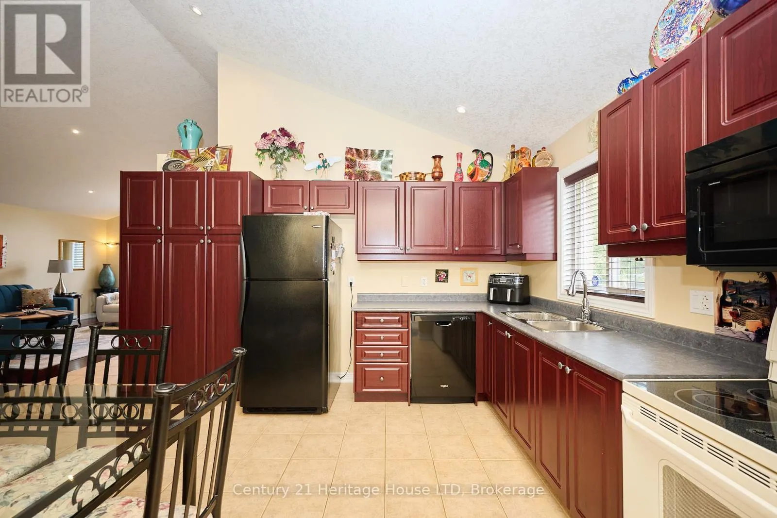 222 DORCHESTER DRIVE