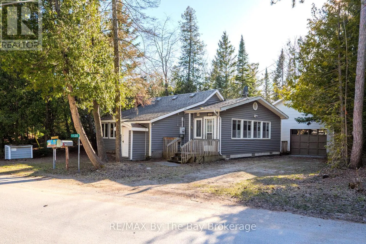 1120 KING EDWARD AVENUE