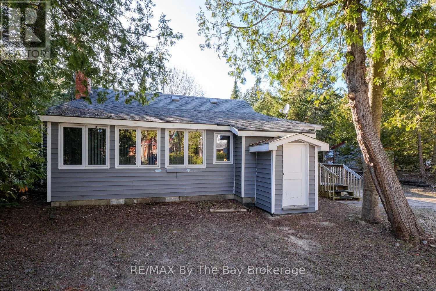 1120 KING EDWARD AVENUE