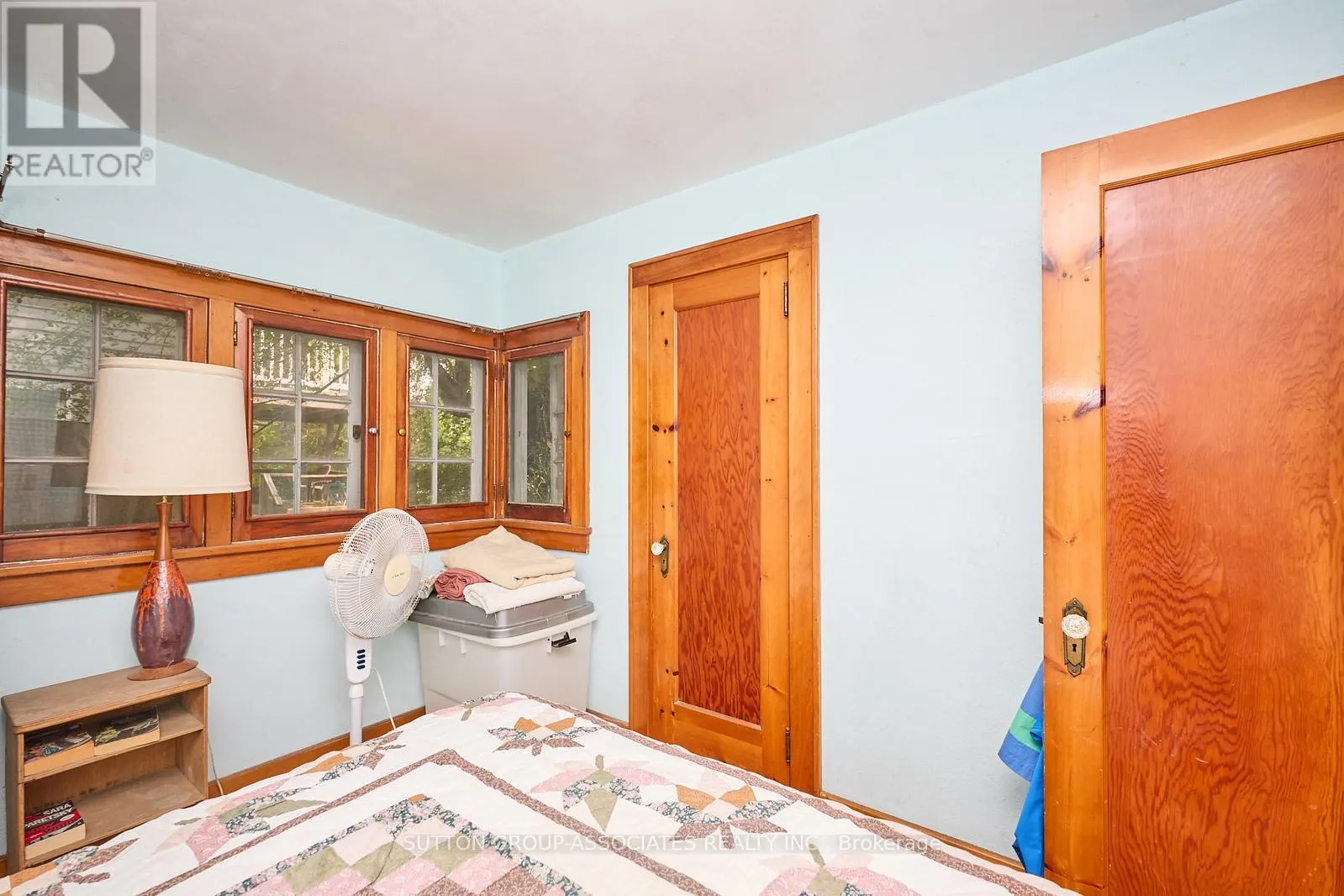10427 LAKESHORE ROAD