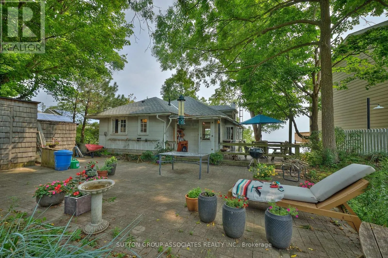 10427 LAKESHORE ROAD