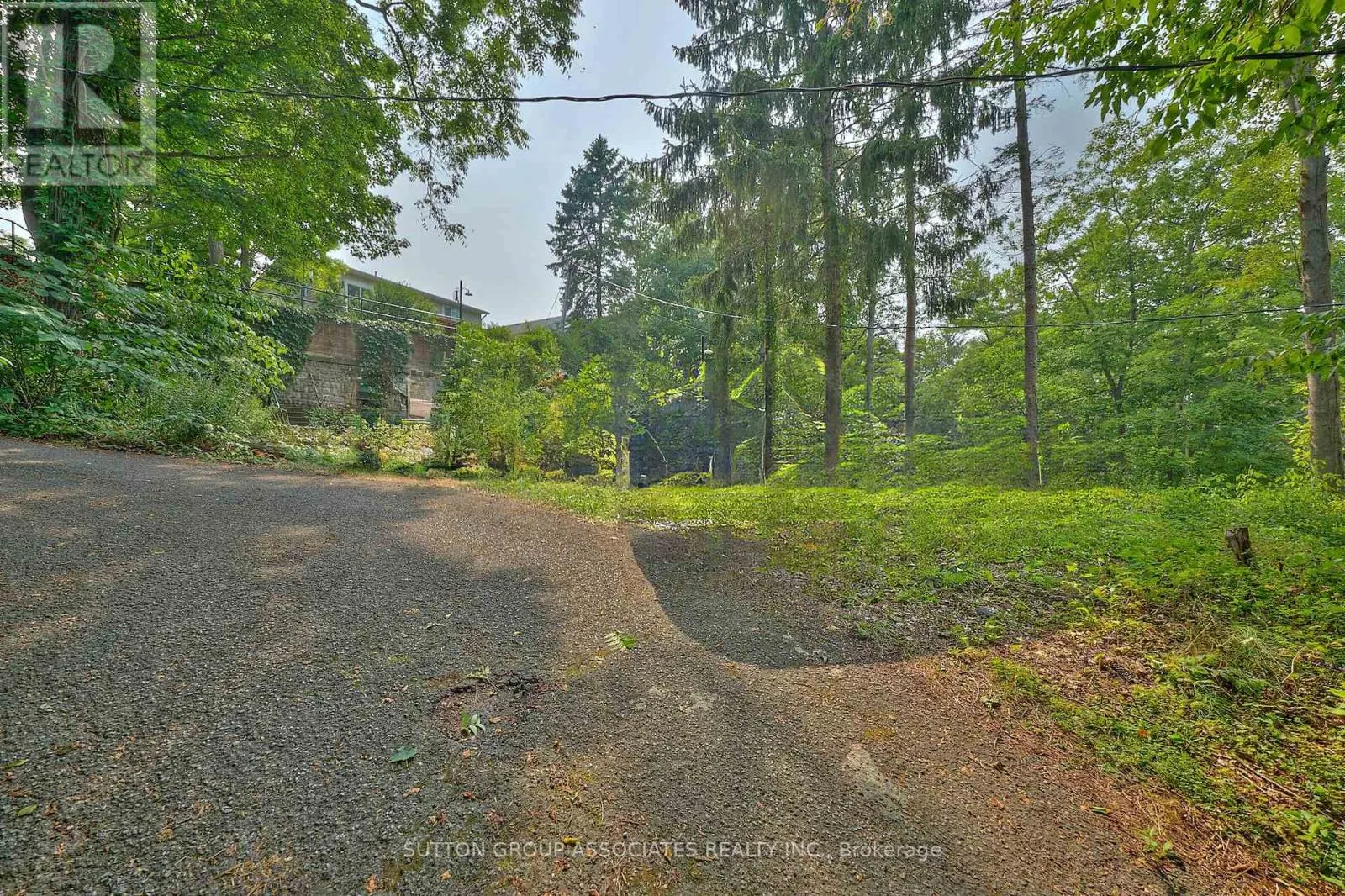 10427 LAKESHORE ROAD