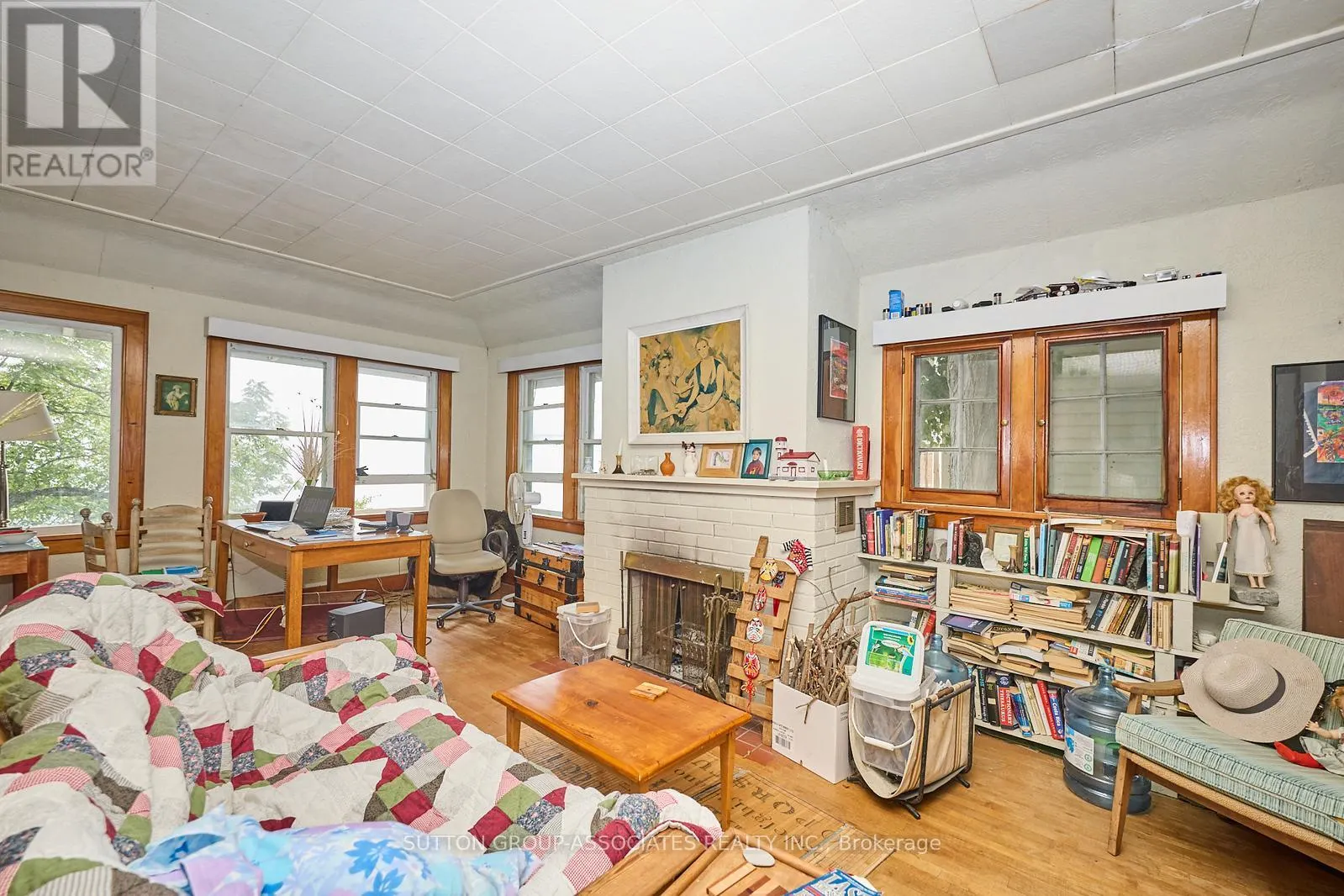 10427 LAKESHORE ROAD