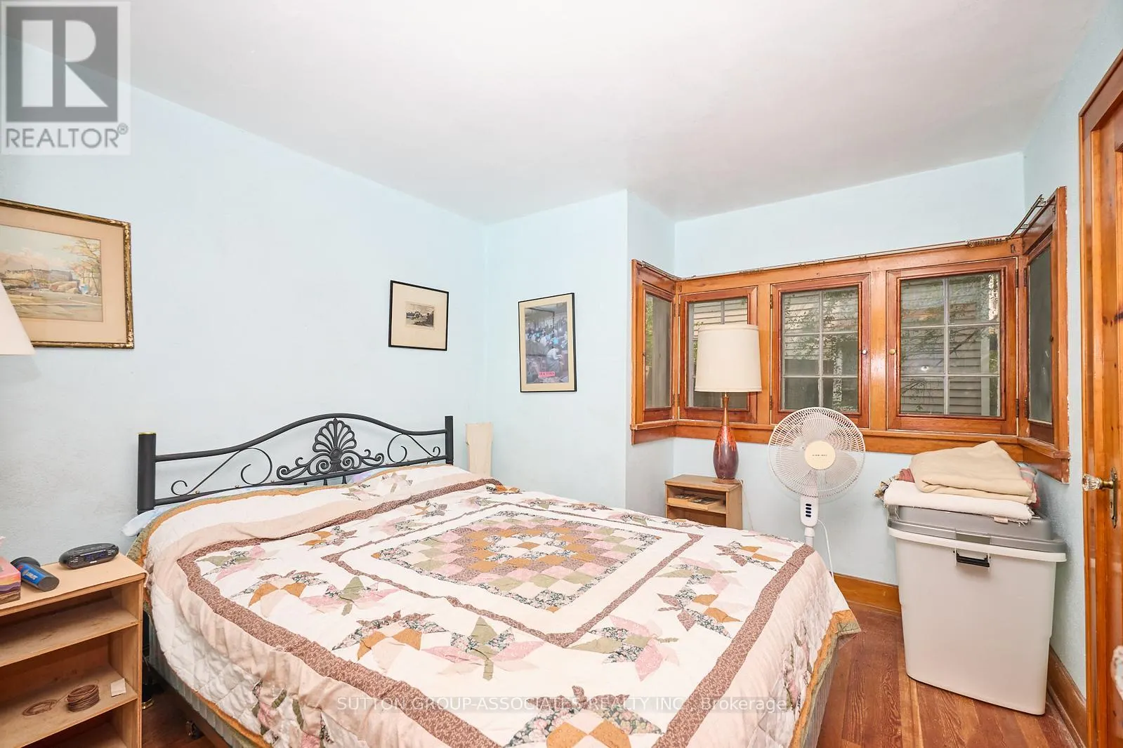 10427 LAKESHORE ROAD