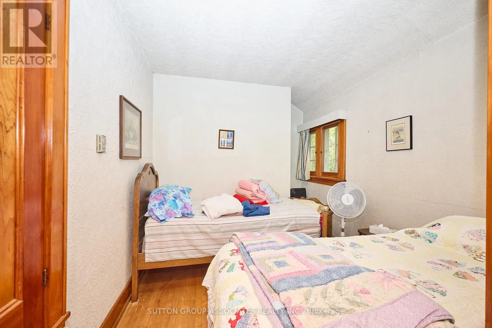 10427 LAKESHORE ROAD