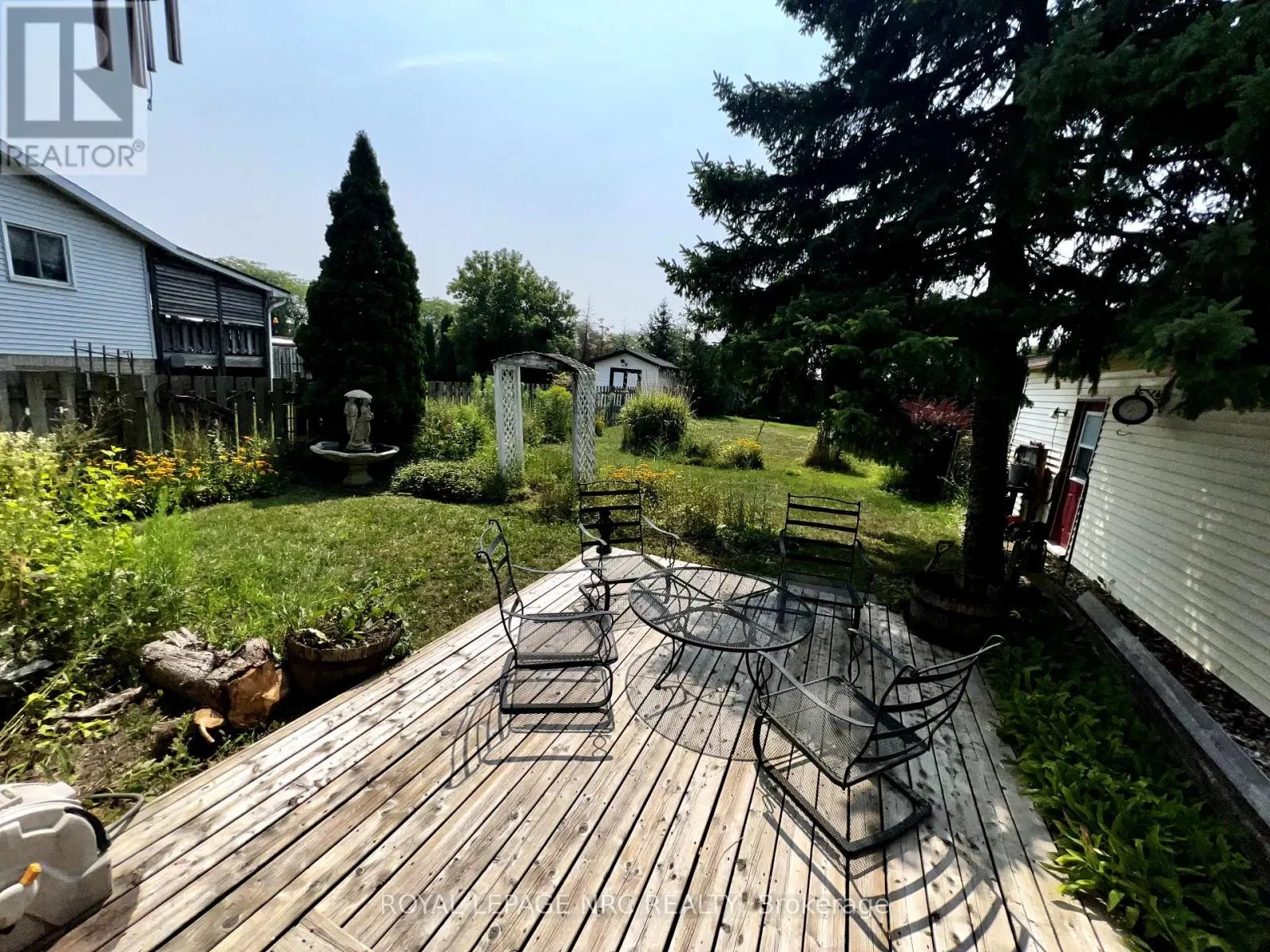2 PIONEER VILLAGE CRESCENT
